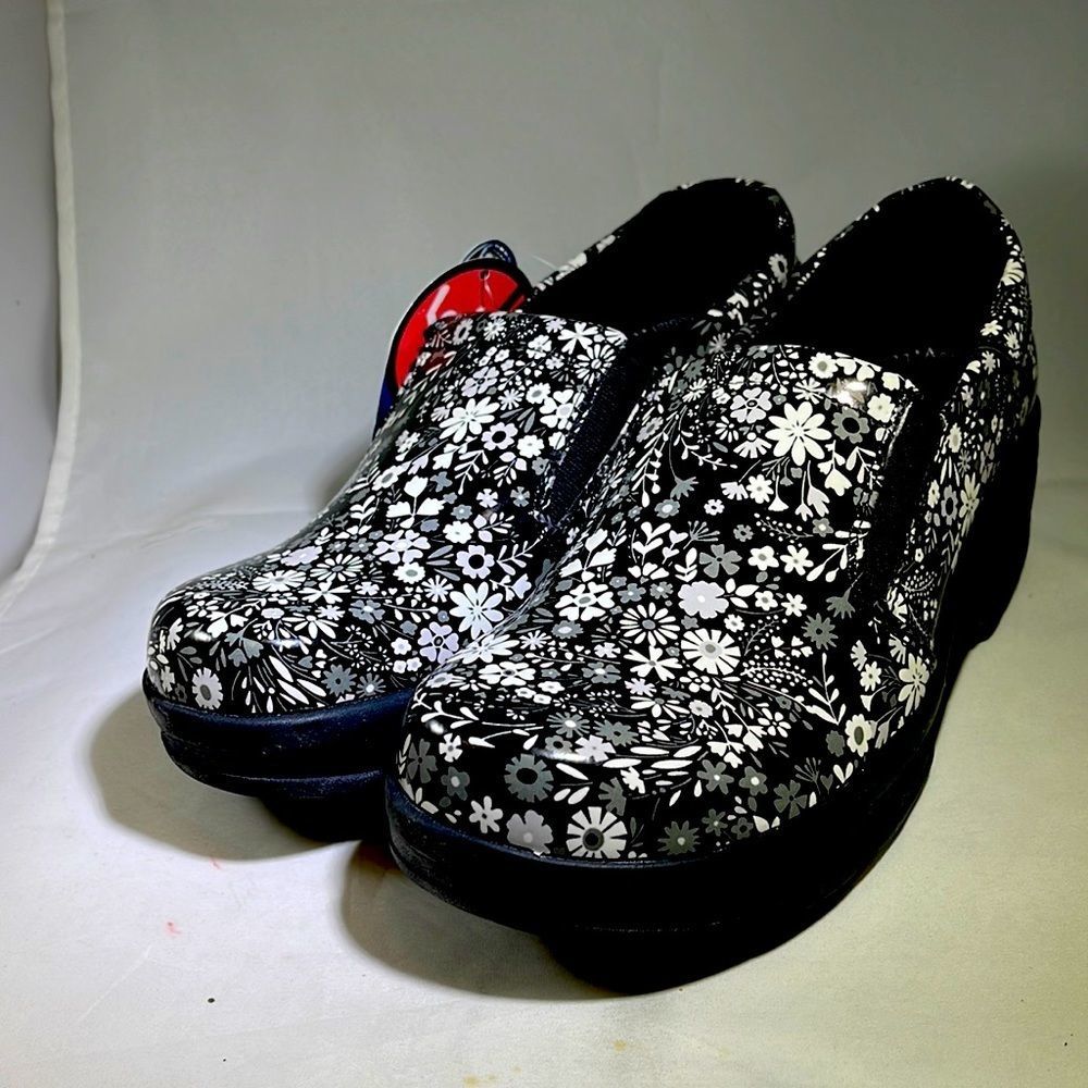 Easy Works women’s Health Care Professional Slip Resistant Shoes